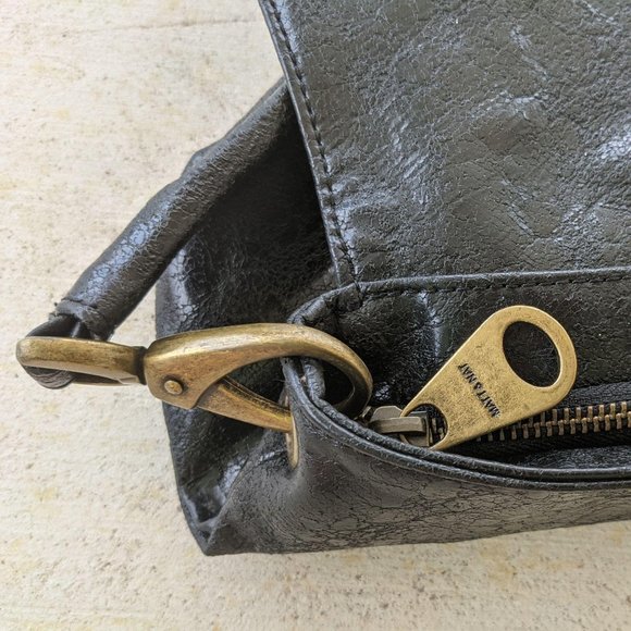 Matt & Nat Black Vegan Leather Zip Shoulder Bag - Picture 6 of 10